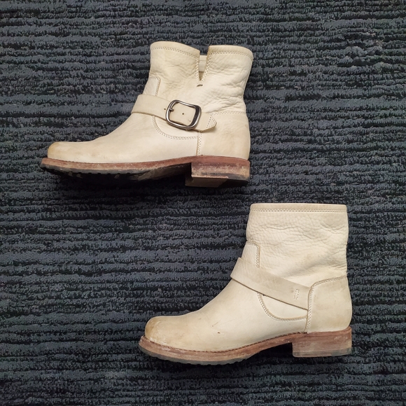 Frye Shoes - FRYE Size 6 Cream/Natural Veronica Full Grain Leather Moto Ankle Bootie